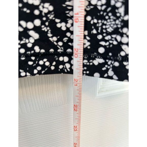 Lululemon power Y tank free spirit black white size 6 rip tag attached Luon - Picture 7 of 8